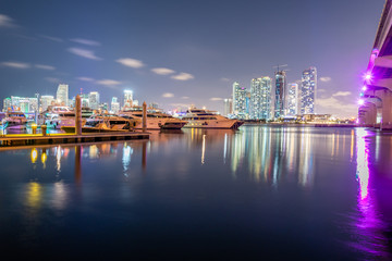 Fototapeta na wymiar Miami Skyline and the MacArthur Causeway at Night
