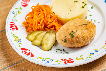 chicken cutlet with mashed potato