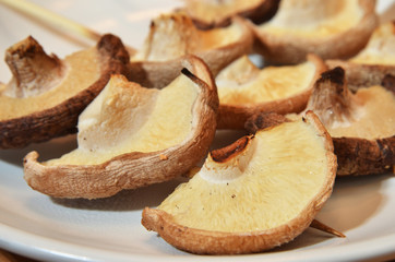 Grilled mushrooms on the plate.