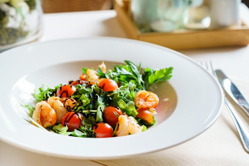 salad with shrimps