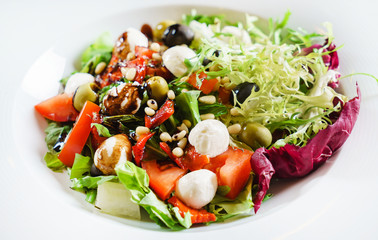salad with mozzarella
