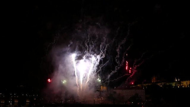 The NAVALIS fireworks in the sky is a celebration of the most famous Czech saint of St. John of Nepomuk, the patron saint of all people from the water.