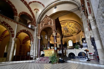 Fototapeta na wymiar イタリアのミラノの教会と大学