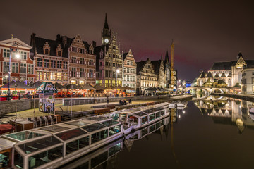Fototapeta na wymiar Old city of Ghent at night