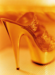Schuh Frauenschuh hoher Absatz  gold