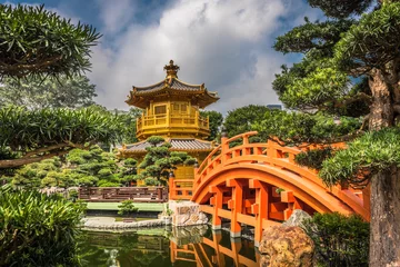Gordijnen Het gouden paviljoen in Nan Lian Garden, Hong Kong. © javarman