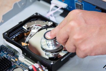 Obraz premium Repairing Hard disk DVR