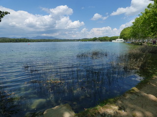 El lago de Bañolas,el lago más grande de Cataluña, en la provincia de Gerona. Es el principal...