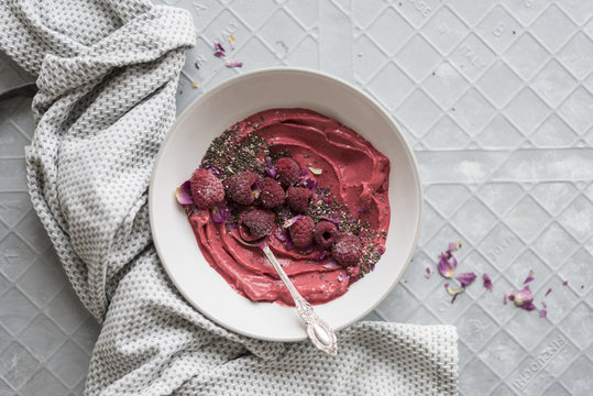 Pink Smoothie Bowl with Raspoberries