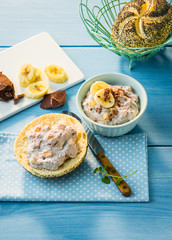 Cottage cheese with bananas and chocolate