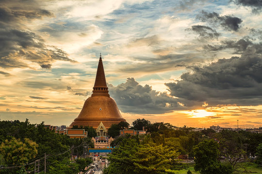 Beautiful sunset with the big pagoda in Thailand. Phra Pathom Chedi is the biggest pagoda in Thailand. The pagoda is located in the Nakorn Pratom.