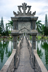 Fototapeta na wymiar Balinese bridge