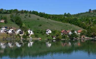 houses by the lake
