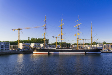 Fototapeta premium Eine Viermastbark in Lübeck Travemünde