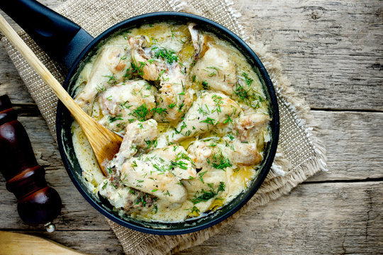 Gedlibzhe — kabardian chicken in sour cream sauce