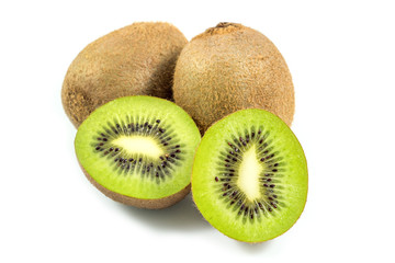 Obraz premium Ripe and fresh kiwi fruit and half slice of kiwi fruit isolated on white background.