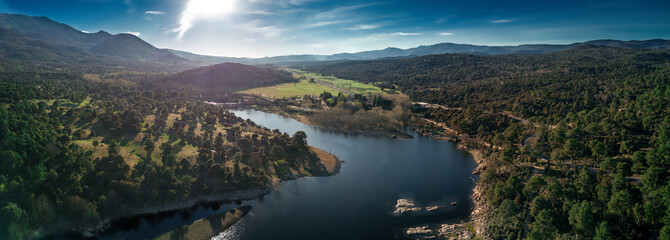 Obraz premium Vista aerea Panoramica del valle del Burguillo