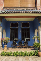 Niebieska posiadłość w Penang - obrazy, fototapety, plakaty
