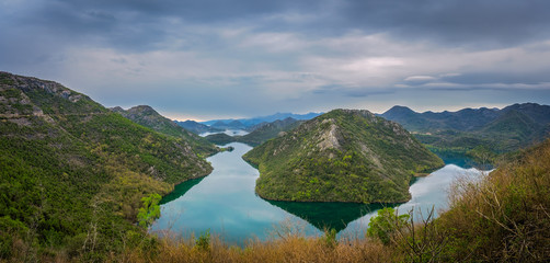 Fototapeta na wymiar The bend of the Rijeka Crnojevica River