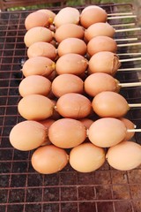 Grilled eggs is delicious in street food