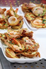 Fried seafood crispy with omelet is delicious