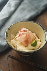 うどん　かつおぶし