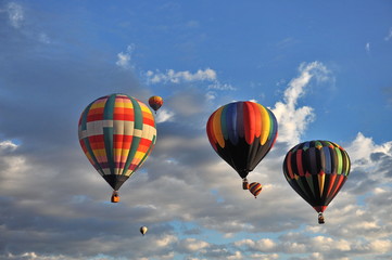Fototapeta na wymiar Balloons rose to the sky