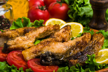 Fried carp slices