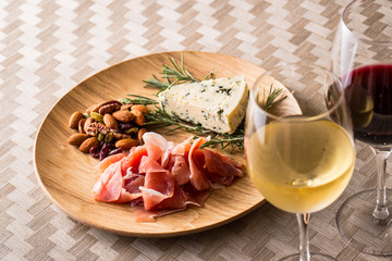 ワインとオードブル