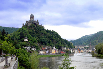 Fototapeta na wymiar City of Cochem with Reichsburg Castle and Moselle river.