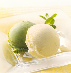 アイスクリーム　バニラと抹茶