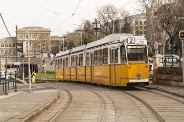 Fototapeta na wymiar Tranvía en Budapest, Hungría.