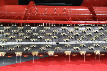 The image of spring grippers of a harvesting combine.
