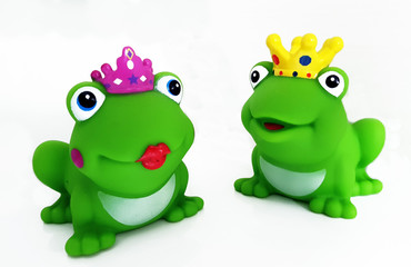 Frosch König und Königin auf weißem Hintergrund