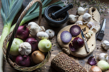 Warzywa Cebula Stół Jedzenie Por Cebula Czosnek - obrazy, fototapety, plakaty