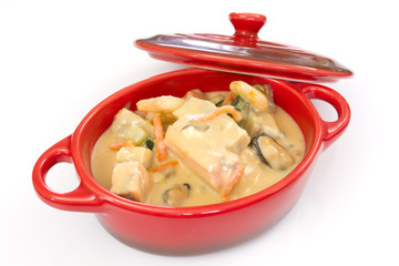 cocotte de poissons et fruit de mer