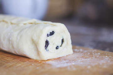 roulette with raisins lying on the kitchen table