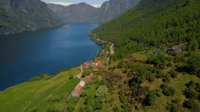 Otternes is a farm village located halfway between Aurland and Fl&aring;m. The settlement comprises 27 dwellings and is beautifully situated with views of Aurlandsfjord. 
