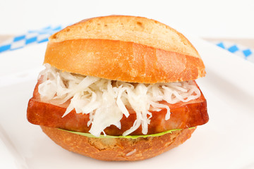 Leberkäse im Brötchen