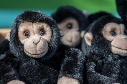 Niedlicher Kuscheltier Gorilla aus Pl&uuml;sch