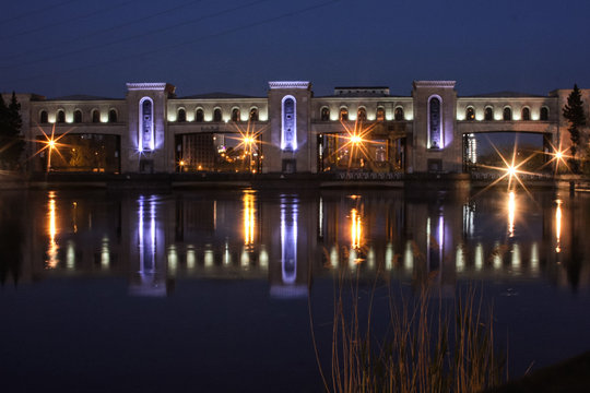 damb in tbilisi with night reflections