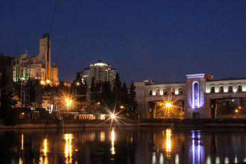 Fototapeta na wymiar soviet palace and damb in tbilisi at night