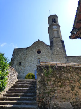 Mieras /Mieres, pueblo de la provincia de Gerona (Catalu&ntilde;a,Espa&ntilde;a) ubicado en la comarca de la Garrocha. Pertenece al Parque Natural de la Zona Volc&aacute;nica de la Garrocha