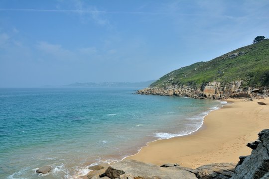 Une des plages de Lannion en Bretagne