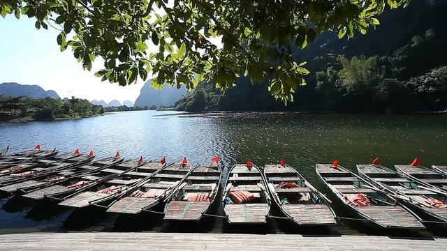 Traveling in Vietnam Tam Coc