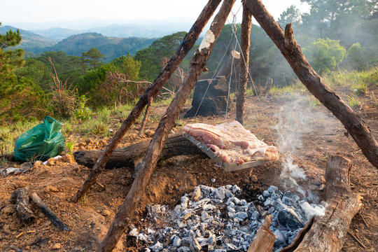 High-quality free stock photo of making a fire with charcoal on land. Cooking when the camping is very interesting
camp 