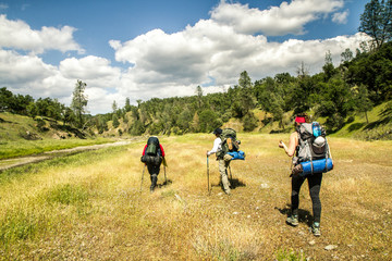 Fototapeta premium Backpackers w Henry Coe State Park w Kalifornii