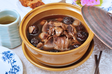 Pork stomach soup with black dates - A Popular Taiwan food 