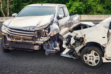 Obraz na płótnie Canvas car crash accident on the road