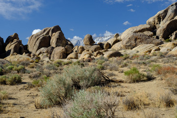 The Amazing Weathered Granite rocks of Alabama Hills due to various geological factors
